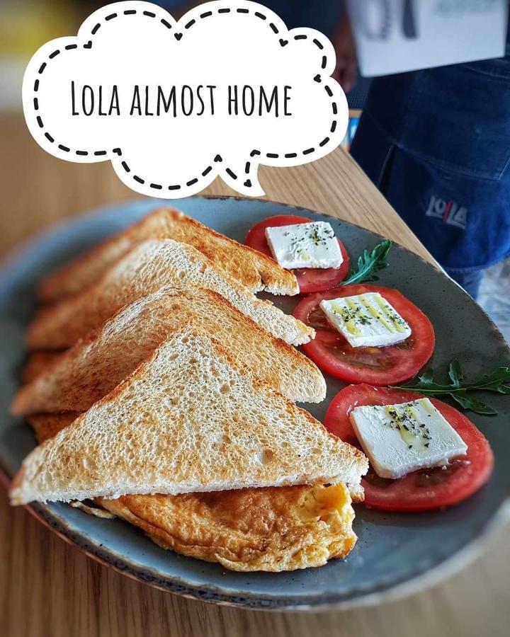 Lola Almost Home Beograd Eksteriør bilde